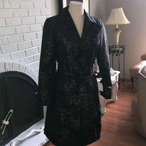 Ellen Tracy leopard trench coat Sz small. In EUC.